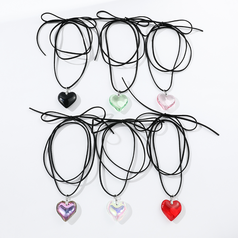 قلادة كريستال على شكل قلب بطبق - مراجعة Women Accessories Chain وسعره
